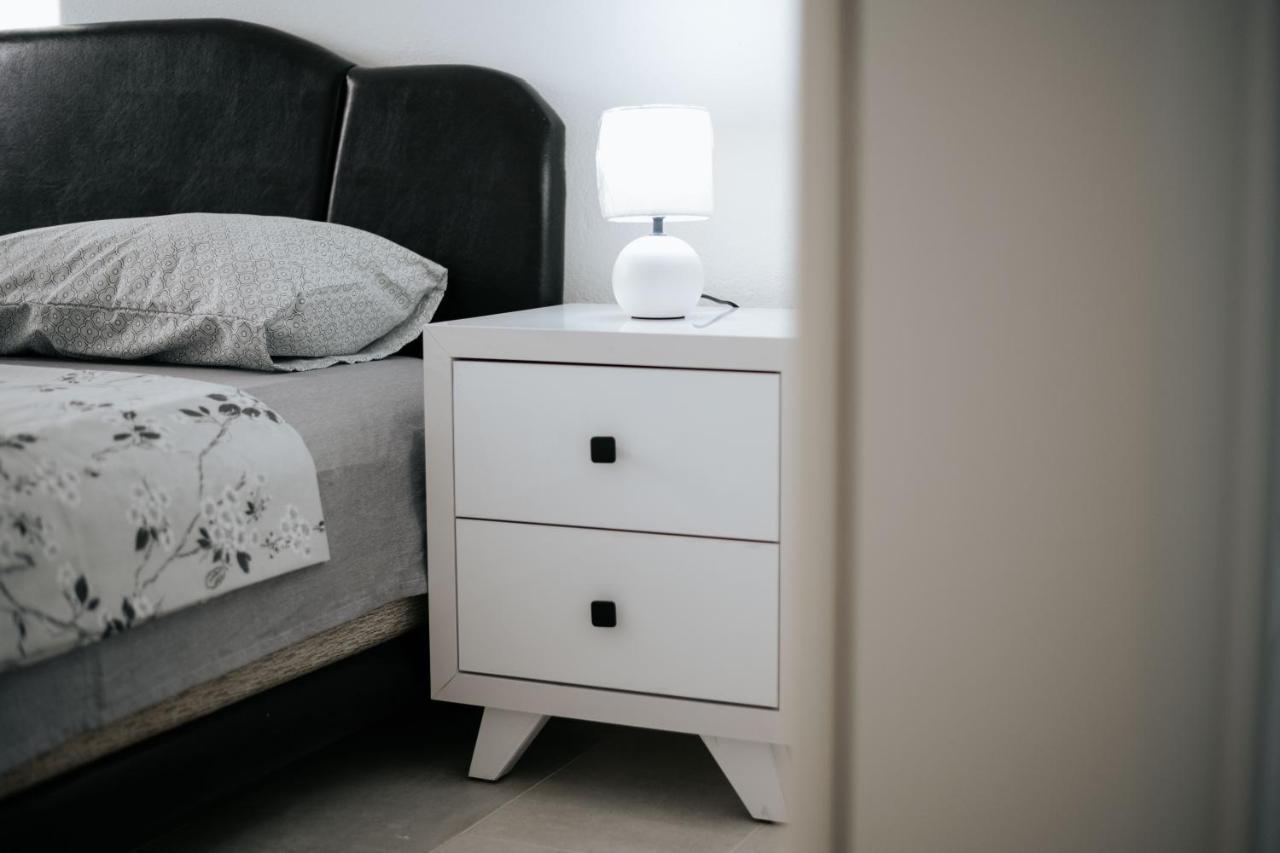 Apartmani Vittoria Бар Экстерьер фото