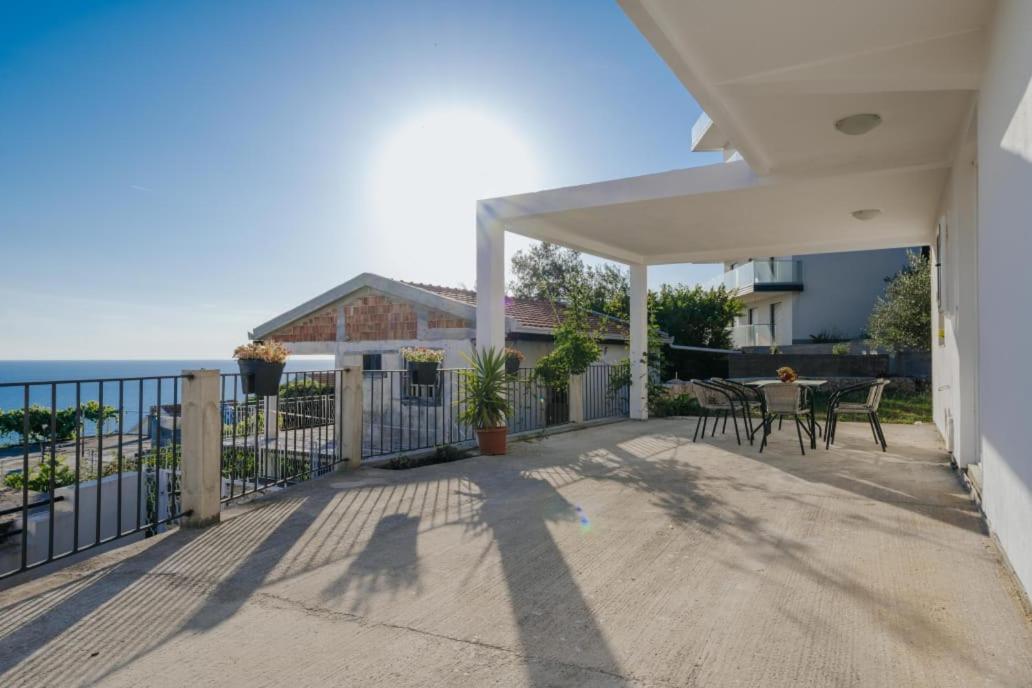 Apartmani Vittoria Бар Экстерьер фото