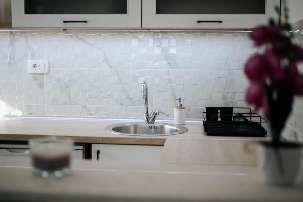 Apartmani Vittoria Бар Экстерьер фото