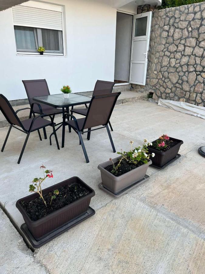 Apartmani Vittoria Бар Экстерьер фото