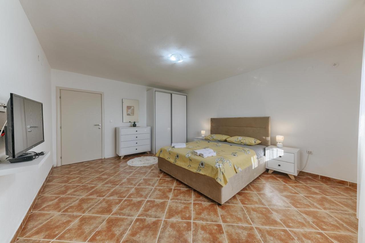 Apartmani Vittoria Бар Экстерьер фото