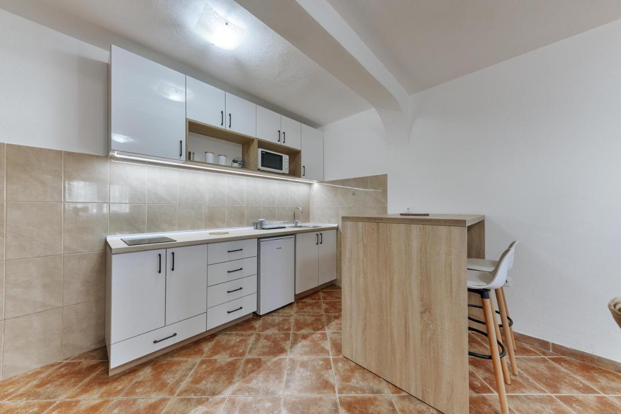 Apartmani Vittoria Бар Экстерьер фото